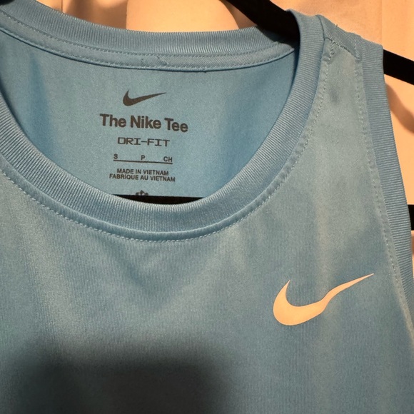 Nike Dri fit tank size small - Picture 2 of 3